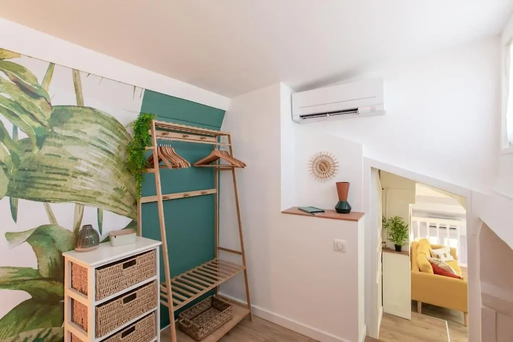 #48 Suite Jean Top Floor Terrace 5Min Walk Sea Ac Nice 0*,  Frankrike